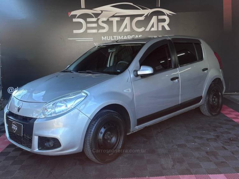 RENAULT - SANDERO - 2013/2013 - Prata - R$ 35.900,00